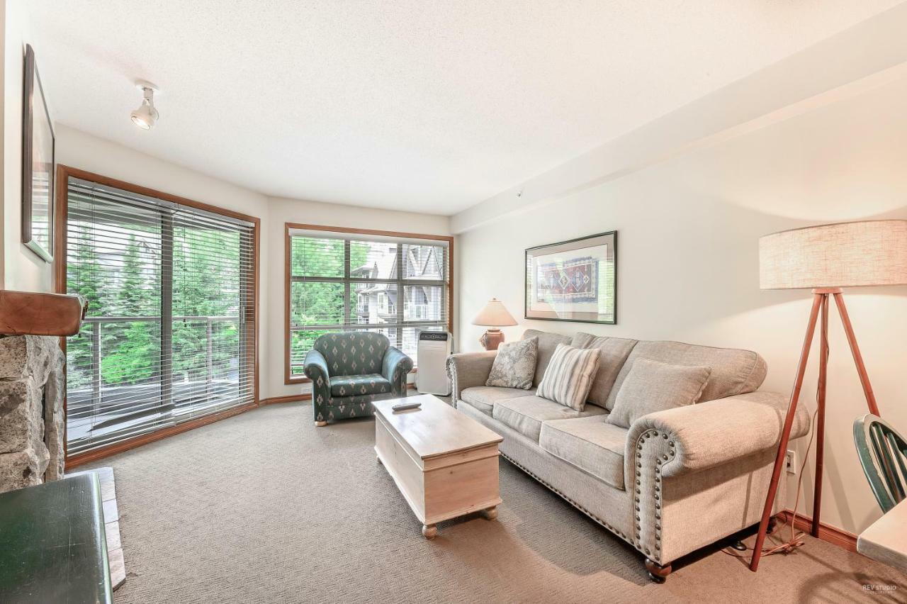 The Best Top Floor Ski-In/Ski-Out At The Aspens Whistler Exterior photo